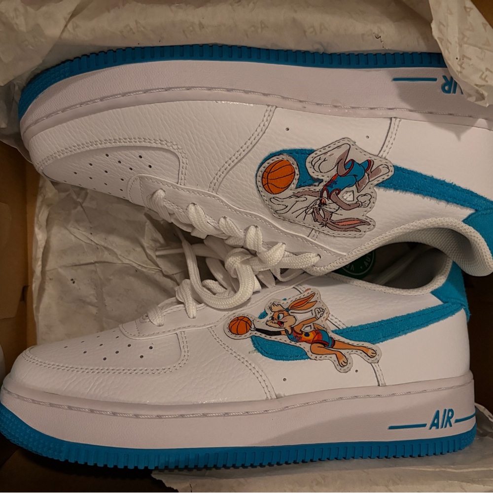 Nike Air Force 1 Low
Hare Space Jam (GS) 6.5Y / 7.5 W